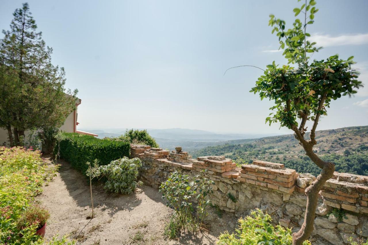 Castello Di Caccuri Suites Zewnętrze zdjęcie
