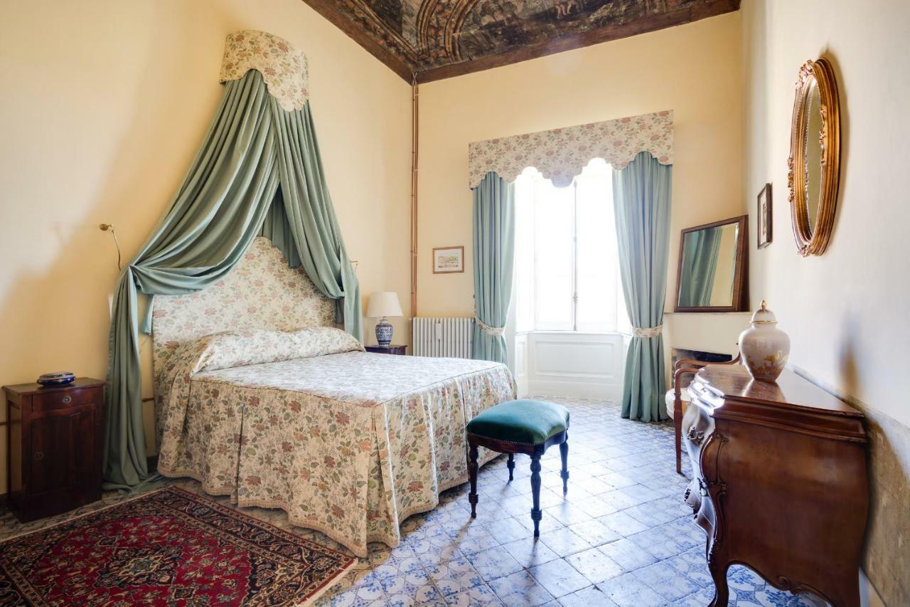 Castello Di Caccuri Suites Zewnętrze zdjęcie