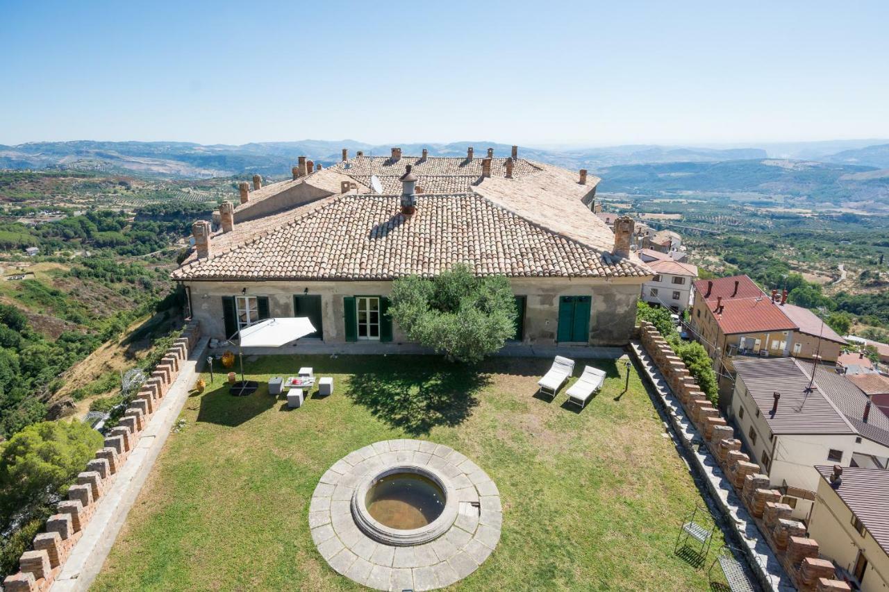 Castello Di Caccuri Suites Zewnętrze zdjęcie