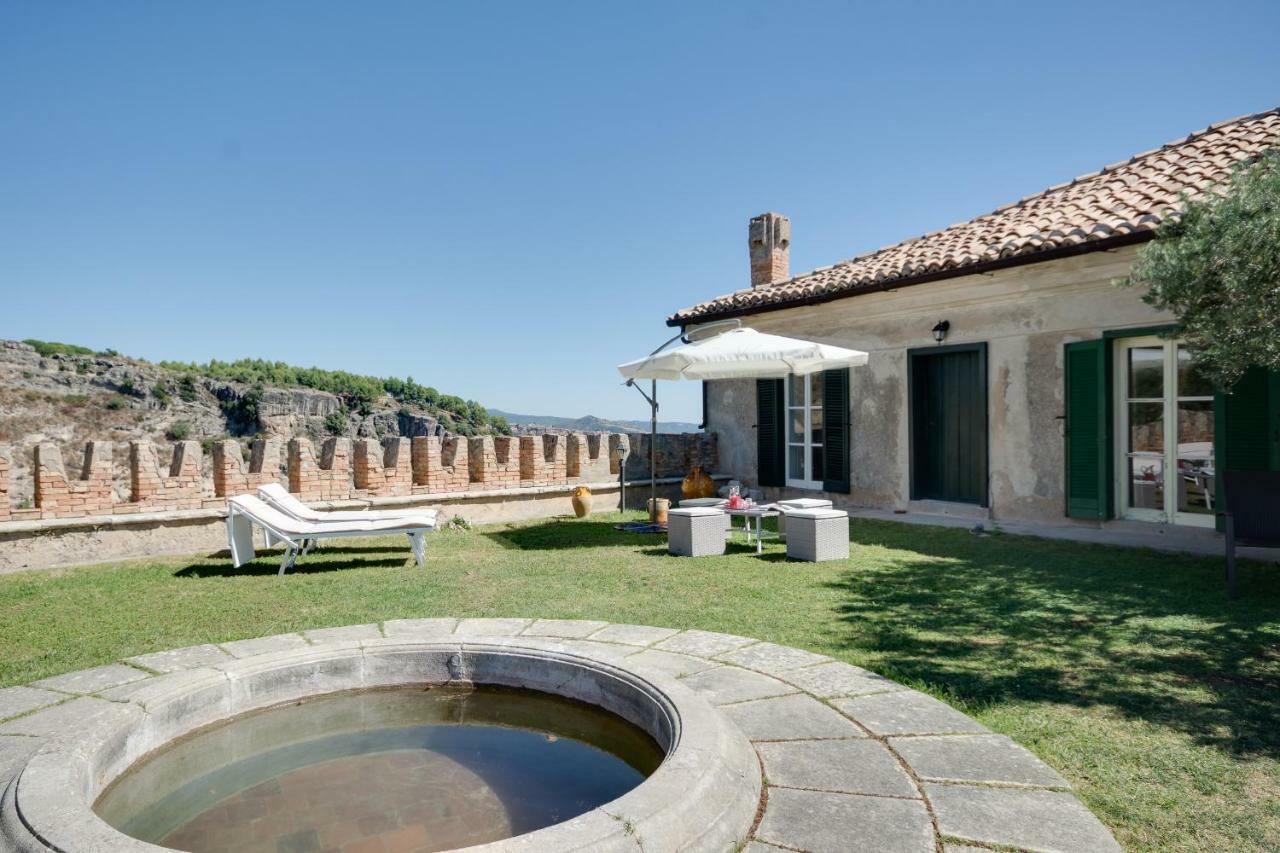 Castello Di Caccuri Suites Zewnętrze zdjęcie