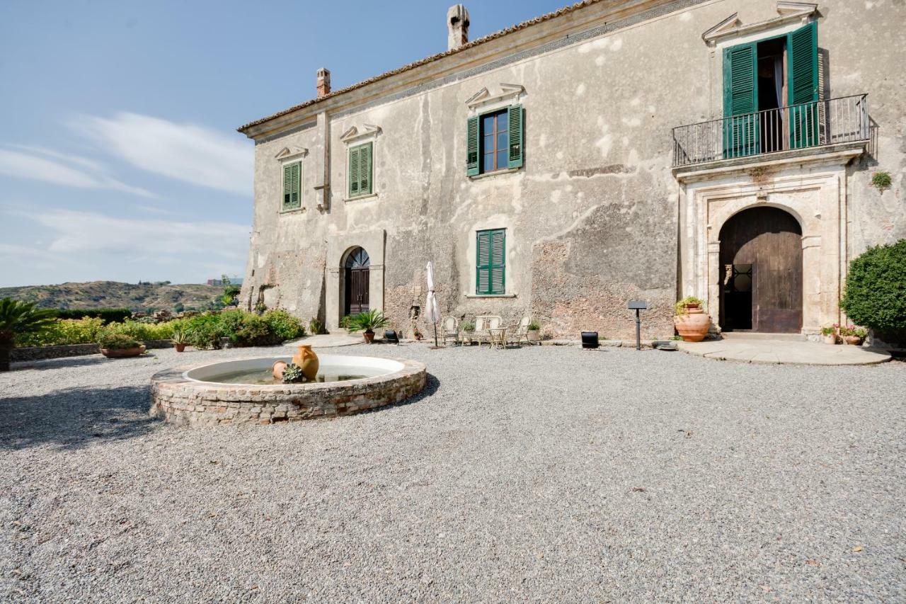 Castello Di Caccuri Suites Zewnętrze zdjęcie