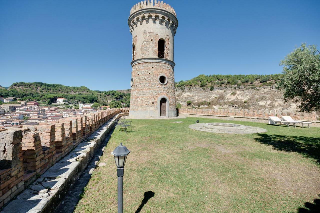 Castello Di Caccuri Suites Zewnętrze zdjęcie