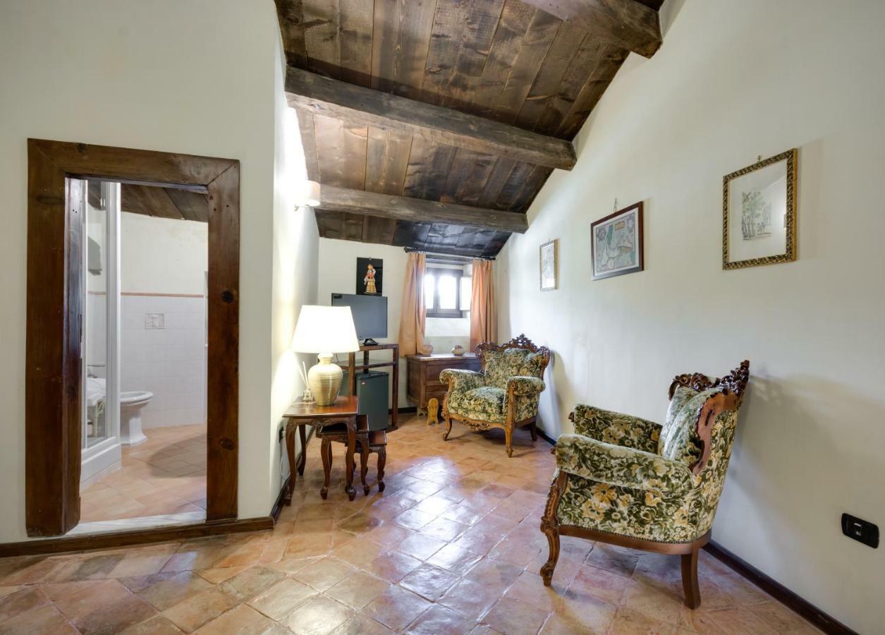 Castello Di Caccuri Suites Zewnętrze zdjęcie